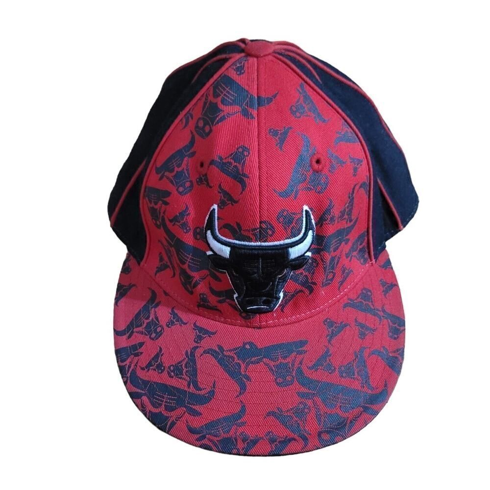 NBA Chicago Bulls Adidas Hat Size 7 3/8 Basketball Fit